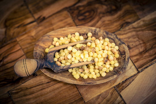 Fregola Sarda Hartweizennudeln eine Spezialit&auml;t von Sardinien