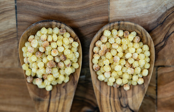 Fregola Sarda Hartweizennudeln eine Spezialit&auml;t von Sardinien
