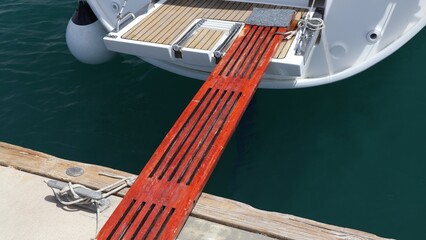 Yacht boarding gangplank