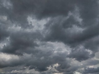 Obraz premium storm clouds timelapseDramatic dark cloud in the sky before rain strom, cloudscape abstrack background 