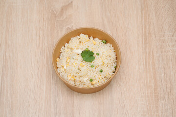 Simple Cantonese rice Cantonese shrimp rice in paper takeout container