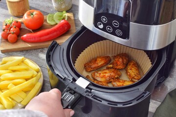 Cooking in an air fryer without oil