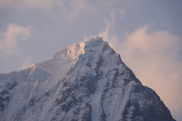 Fototapeta premium Summit of Pisco Mountain at Sunset, Cordillera Blanca (Peru)