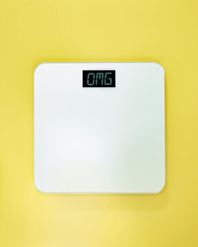 sacles weight diet health funny omg yellow background