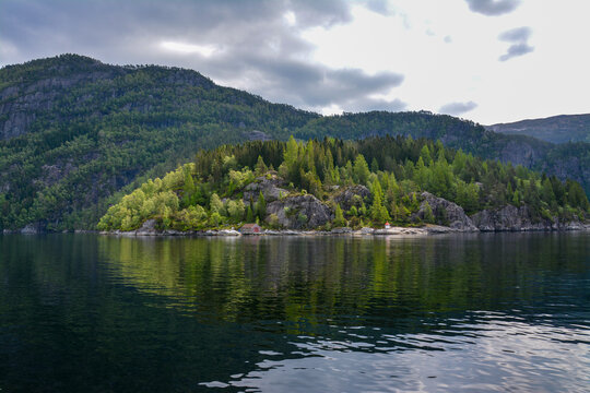 Fjord de Mostraumen depuis le bateau