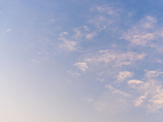 春の夕日に染まる空と雲03
