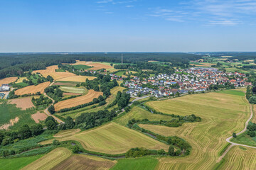Obraz premium Ausblick auf Windsbach an der Fränkischen Rezat im Rangau in Mittelfranken