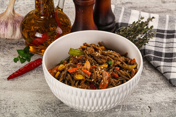 Soba with shredded pork and vegetables