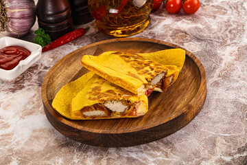 Spicy quesadillas with chicken fillet