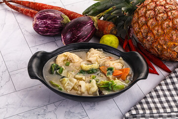 Chinese wonton soup with dumplings