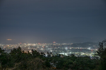 日本の岡山県の金甲山の美しい夜景