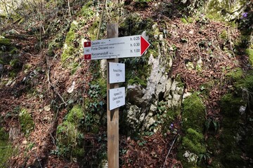 Roccamandolfi - Cartelli a Ponte di Pietro