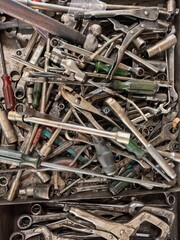 Equipment and repair tools for cars or industries