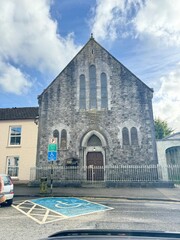 Dublin tour through streets with historic buildings, university, whiskey, beer