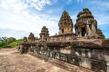 Fototapeta premium Exterior of the Bakong mountain temple, Roluos Group, Angkor, Cambodia, Asia