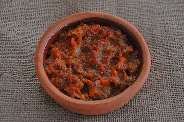 Meat sauteed in the crock