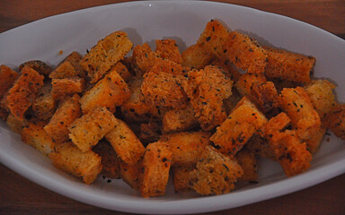 Spiced crouton in the bowl