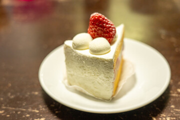 Delicious Strawberry Shortcake for White Day 2025 – A Sweet Homemade Treat Enjoyed with Family in Tokyo on a Cozy March Winter Day_04