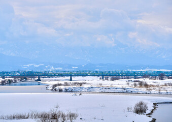 Views over endless snowfields and snow-capped mountains