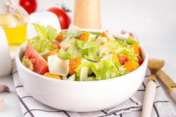 Balanced salad with crispy chicken nuggets