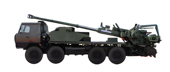 Prototype of an Indian self-propelled gun based on the Tatra with an 8x8 wheel arrangement and a 155mm gun