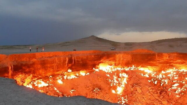 The Door to Hell / Darvaza Gas Crater in Turkmenistan