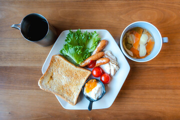洋朝食プレート トーストとスープ付き