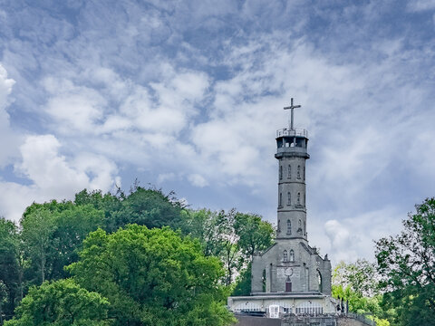 The Wilhelmina Tower in Valkenburg, Limburg, which collapsed on March 16, 2025, was built in 1906 || De op 16 maart 2025 ingstorte Wilhelminatoren in Valkenburg, Limburg werd gebouwd in 1906