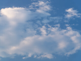 This is the blue sky and white clouds captured by the photographer using the Hasselblad camera 907 100C on May 15, 2024 at 19:21:33.
