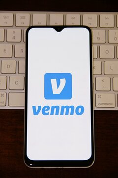 Venmo - Servi&ccedil;o de pagamento m&oacute;vel de propriedade do PayPal. Os titulares de contas Venmo podem transferir fundos para outras pessoas por meio de um aplicativo de celular.