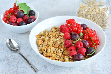 Healthy granola with fresh berries for a nutritious breakfast