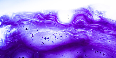 Abstract gradient texture with smooth purple streams, bubbles and soft light reflections. Reminiscent of an ocean wave, space fog or artistic haze. Futuristic design. Macro photo