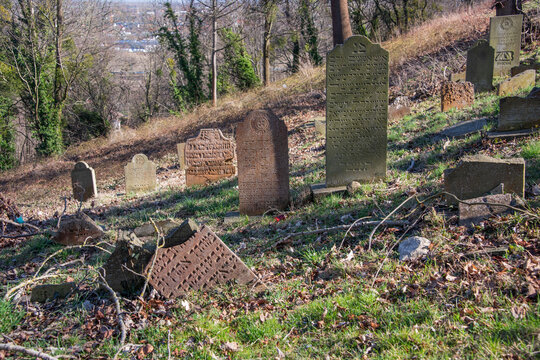 Macewy, płyty nagrobne 