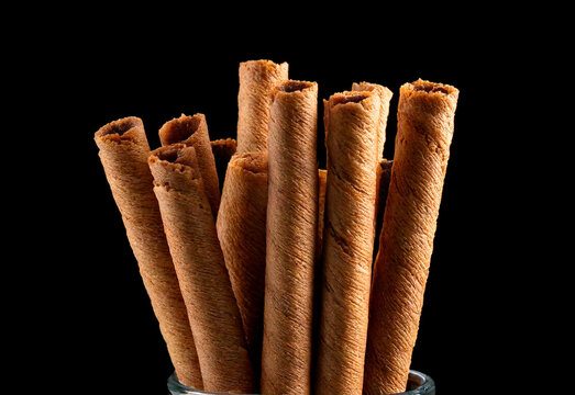 Wafer Rolls &ndash; Crispy Chocolate-Filled Treats for Snack Lovers