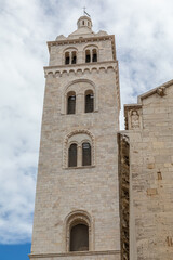 Fototapeta premium Campanile de la Cattedrale di Santa Maria Maggiore, à Barletta, dans les Pouilles, Italie