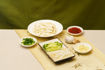 Ingredients needed for the special Chinese dish Shaanxi oil-splashed noodles