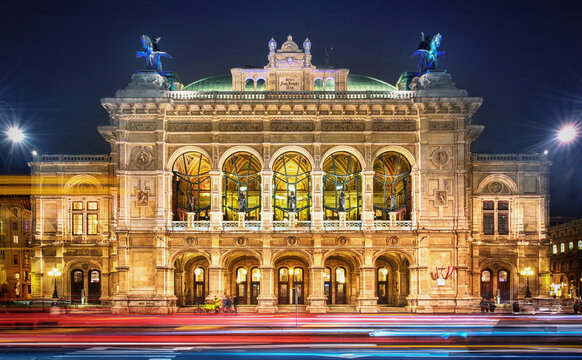 Fototapeta Vienna State Opera at night, Vienna, Austria.