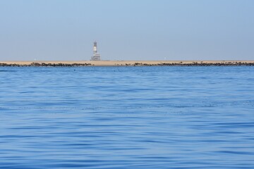 Fototapeta premium Seerobben Kolonie in der Bucht von Walvisbay am Pelican Point