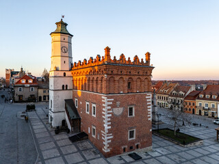 Panorama Sandomierza i Starego Miasta. Widok z lotu drona. Królewskie Miasto. Ratusz Sandomierz. Sandomierz. Województwo świętokrzyskie. Polska. © Leszek Szelest