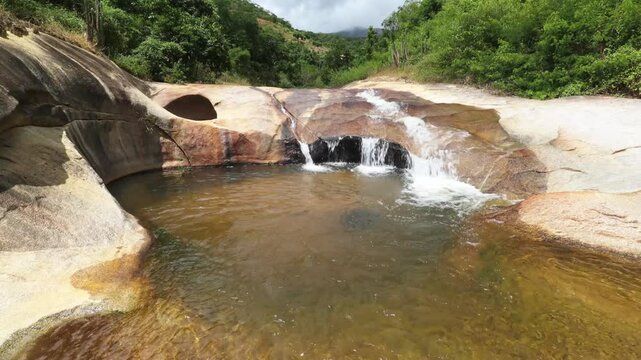 rio na cidade de Resplendor, Estado de Minas Gerais, Brasil