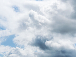 春の変わり易い天気 　青空と雲07