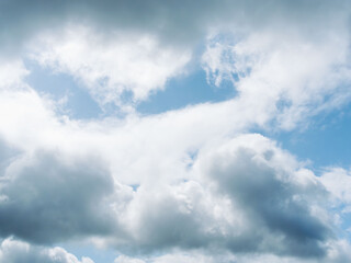 春の変わり易い天気 　青空と雲13