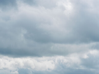 春の雲の多い空10
