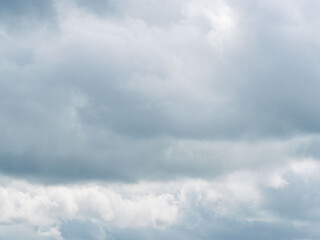 春の雲の多い空11