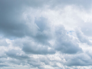 春の雲の多い空19