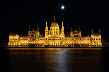 Fototapeta premium hungarian parliament building in budapest