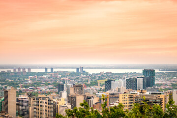 Obraz premium aerial view of city of Montreal, sunset/sunrise
