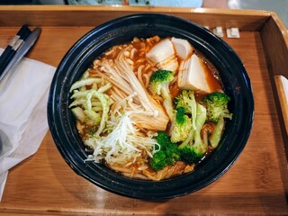 kimchi ramen with broccoli and mushrooms 