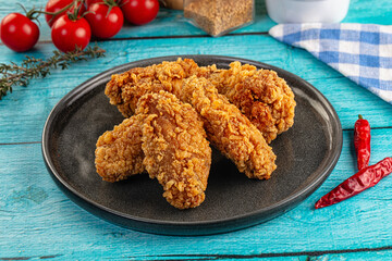 Golden crispy fried chicken wings