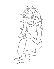 Chica mirando el celular sonrie